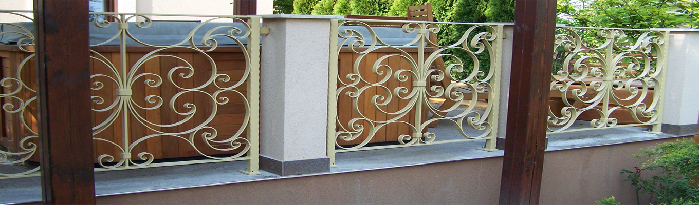 kovácsolatvas kerítés